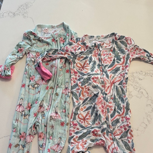 2 Posh peanut Baby Christmas pajamas footies and/or footless 9-12 month - Picture 1 of 5